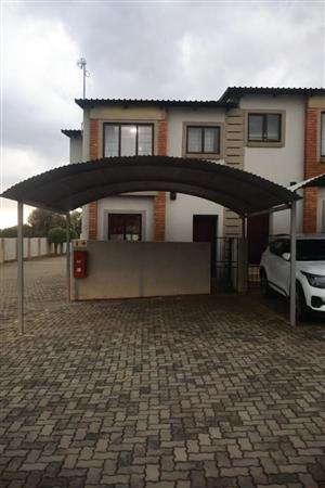 Townhouse Rental Monthly in Zwartkop