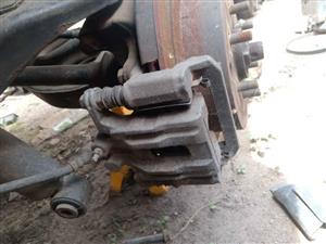 Nissan Pathfinder 2005 4.0 left rear brake caliper