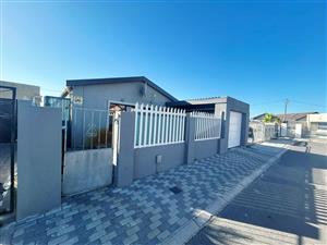 3 Bedroom Family Home in Highbury Park