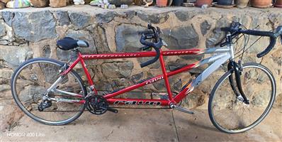 Ravo Tandem bicycle