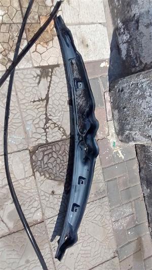 Mercedes Benz W204 windscreen wiper shield