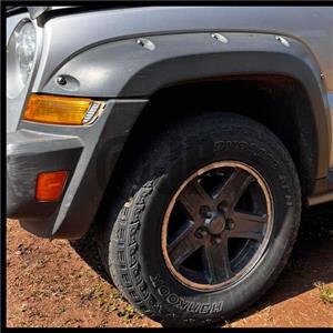 2.8 Jeep Cherokee Renegade (2006) Second Hand Tyres and Rims  