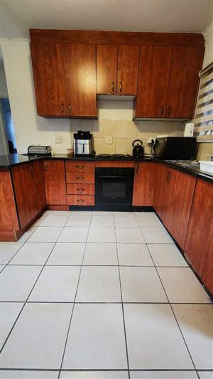 House For Sale in Heatherview