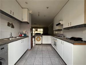Townhouse For Sale in Mayfield Park