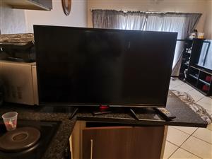 32 inch TV. Still in good working condition with original remote