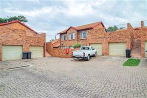 Apartment For Sale in Highveld
