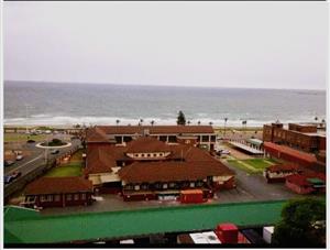 Sea facing bachelor flat south beach