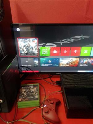 Xbox One 500Gbs Plus Controller Plus 2 Games