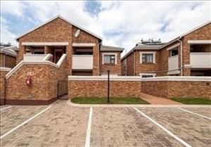 Modern 3-Bedroom Ground Floor Unit in Fish Eagle Estate – Secure, Stylish & Well-Located