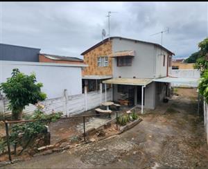 House for sale in Chatsworth