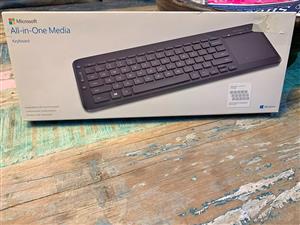 Wireless Microsoft All-in-One-Keyboard