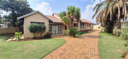 House For Sale in Brackendowns