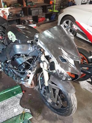 Accident damaged 2007 Kawasaki ZX10 1000cc for sale