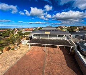 House For Sale in Still Bay West