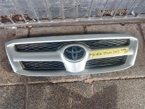 Toyota Hilux D4D grille