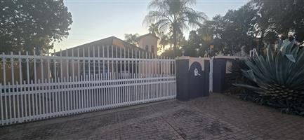 4 Bedroom House for Sale in Fauna Park