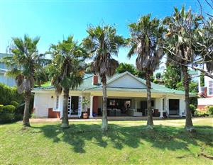 Townhouse For Sale in Mount Edgecombe Country Club Estate