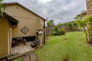 Townhouse For Sale in Amanzimtoti