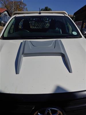 Bonnet scoop (Toyota Hilux)