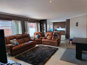 Summerstrand: Modern Coastal Living in Secure Summerstrand Villas