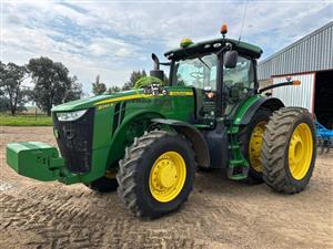 2017 John Deere 8245R