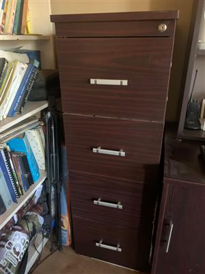 FILING CABINET - WOOD - 4 DRAWER