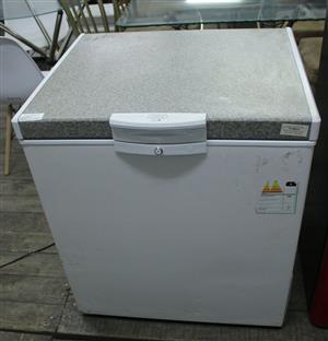 DEFY CF210-HC WHITE CHEST FREEZER W/2 KEYS S064231A