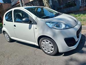 2014 PEUGEOT 107 MANUAL TRANSMISSION IN EXCELLENT CONDITION