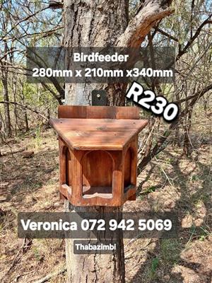 Voëlvoerders/ Birdfeeders / Voerders