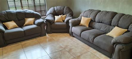 Lounge Suite 4 Sale