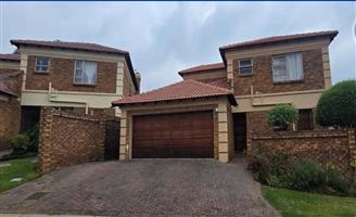 Cluster For Sale in Glen Marais