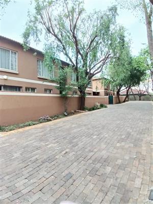 Super neat townhouse for sale in Vaalpark. Ideal for 1st time buyers or an investor
