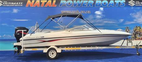 CLASSIC 210 ON TRAILER 200 HP MERCURY EFI 