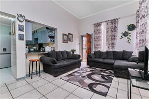 Townhouse For Sale in Radiokop