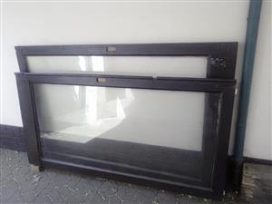 Wooden sliding door with 5mm thick glass