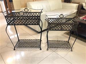 2 Stunning Classic Decor garden planters - price for the pair