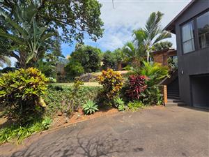 Spacious Family Home with Sea Views & Income Potential – Ballitoville Area