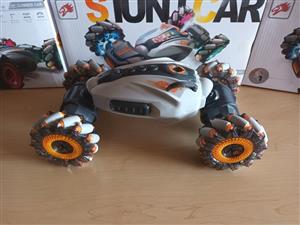 REMOTE CONTROL STUNT CAR
