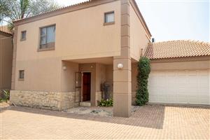 Townhouse For Sale in Zuurfontein