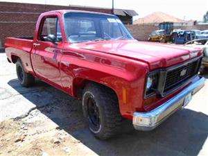1974 CHEVROLET C10 V8 A/T