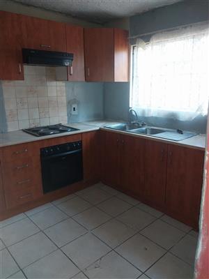 2 BEDROOM OUTBUILDING TO RENT IN REGENTS PARK 