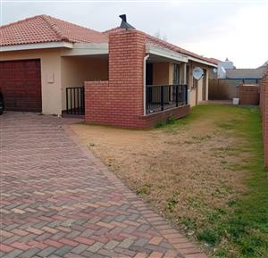 Modern & Stylish 3-Bedroom Home