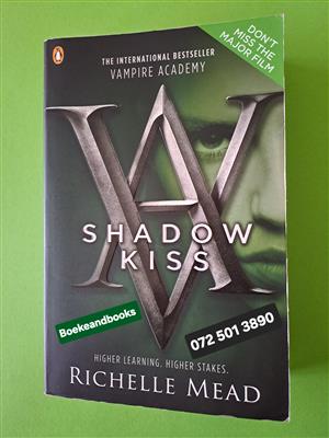 Shadow Kiss - Richelle Mead - Vampire Academy 3.