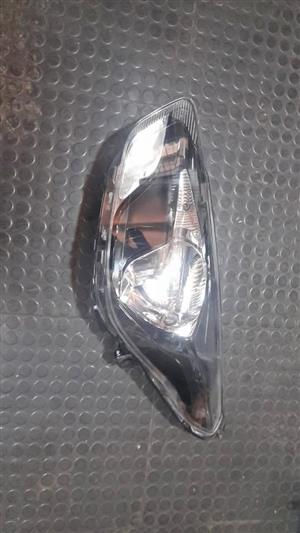 2019 FORD FIGO LEFT HEADLIGHT