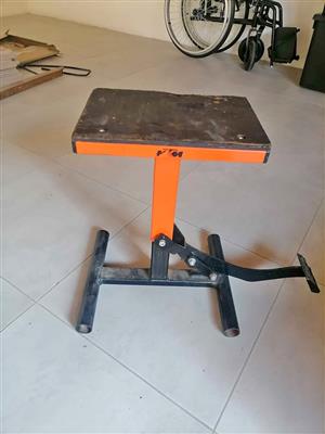 Ktm stand bike
