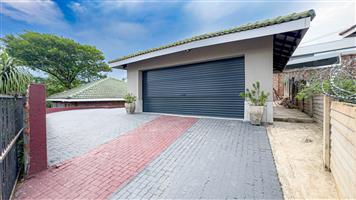 3 Bedrooms 2 Bathrooms Double Garage, Freestanding Property for Sale in Nelspruit West Acres