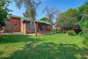 House For Sale in Garsfontein Ext 10