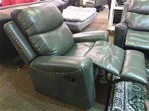 Kingston 321 lounge suite WAS R 22450 NOW R 20995
