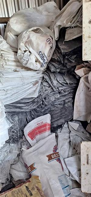 50kg bags. Approximately 85cm × 59cm 
