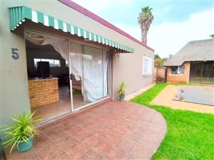 1 Bedroom Garden Flat To-Let In Brenthurst.